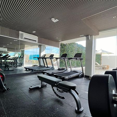 Uma Hotel And Residences Нага Екстериор снимка