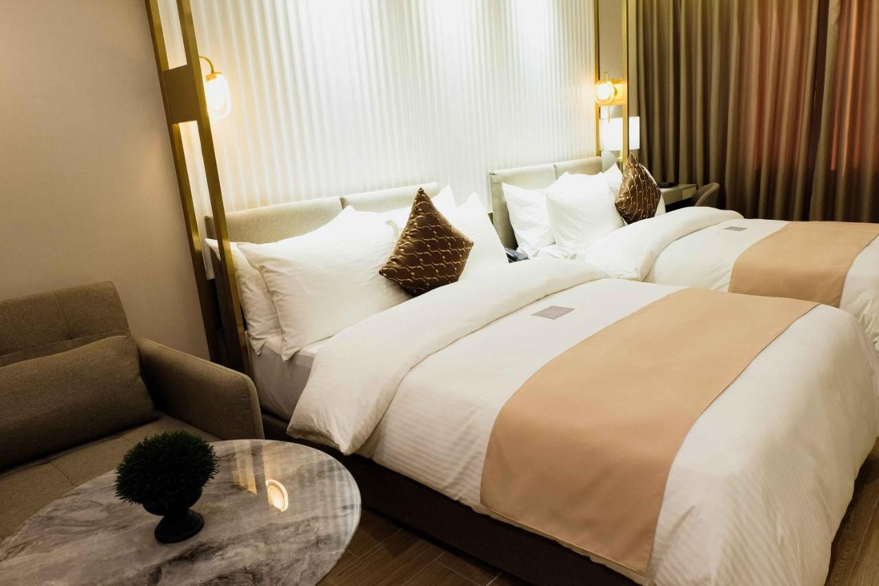 Uma Hotel And Residences Нага Екстериор снимка