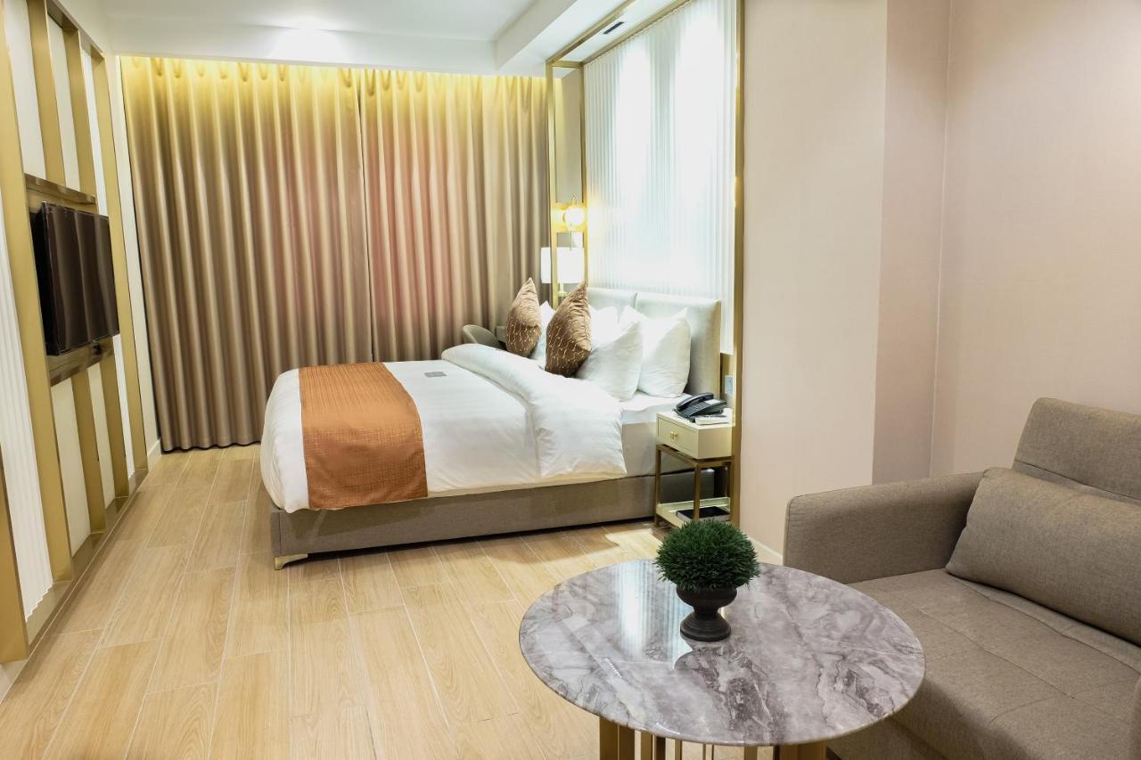 Uma Hotel And Residences Нага Екстериор снимка